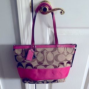 Coach handbag. Great condition. Smoke free home